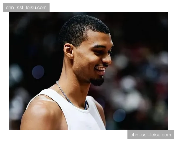 文班亚马的防守统治:近五场比赛场均4.8次封盖领跑联盟 文班亚马的防守统治:近五场比赛场均4.8次封盖领跑联盟